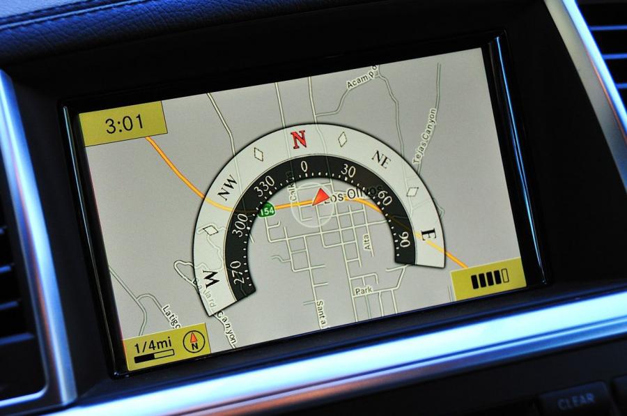  Mercedes-Benz ML63 AMG 2012 года  (фото 16 из 70)
